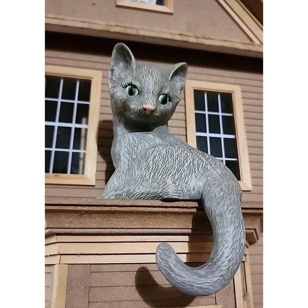 vintage ceramic Cat shelf sitter Handpainted 7 Inches W/tail Gray Green Eyes